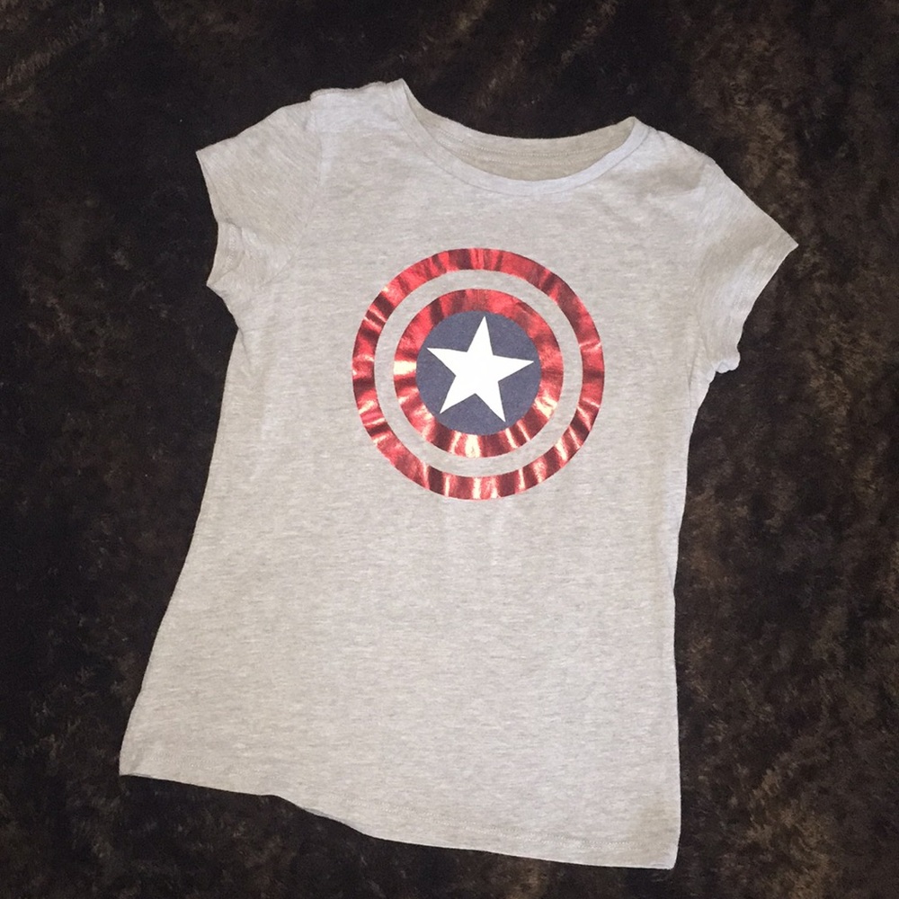 Girls capped sleeve LG 10/12 Captain America tee